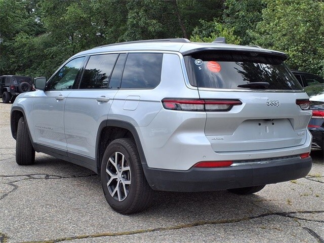 2024 Jeep Grand Cherokee Limited photo 3