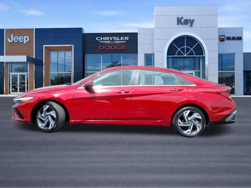 Used 2024 Hyundai Elantra Limited Sedan