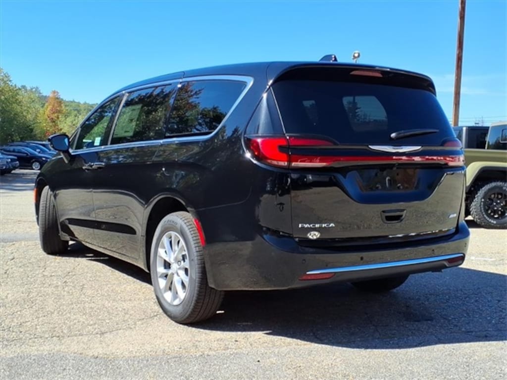 New 2026 Chrysler Pacifica Select Passenger Van