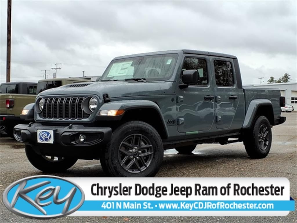 New 2025 Jeep Gladiator Sport Pickup