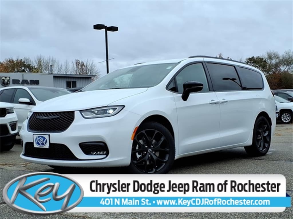 New 2026 Chrysler Pacifica Select Passenger Van
