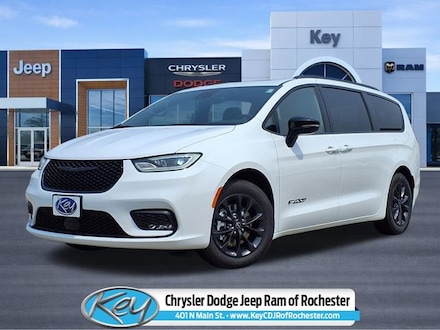 2025 Chrysler Pacifica Select Passenger Van