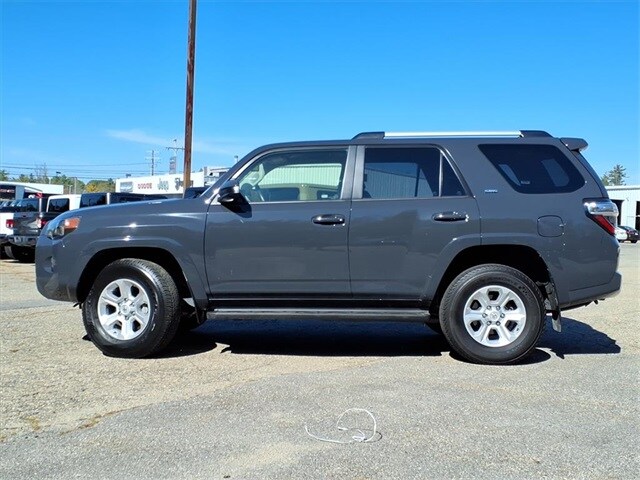 2024 Toyota 4Runner SR5 photo 2