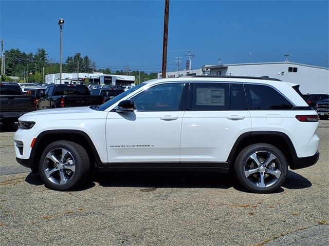 2025 Jeep Grand Cherokee Limited photo 2