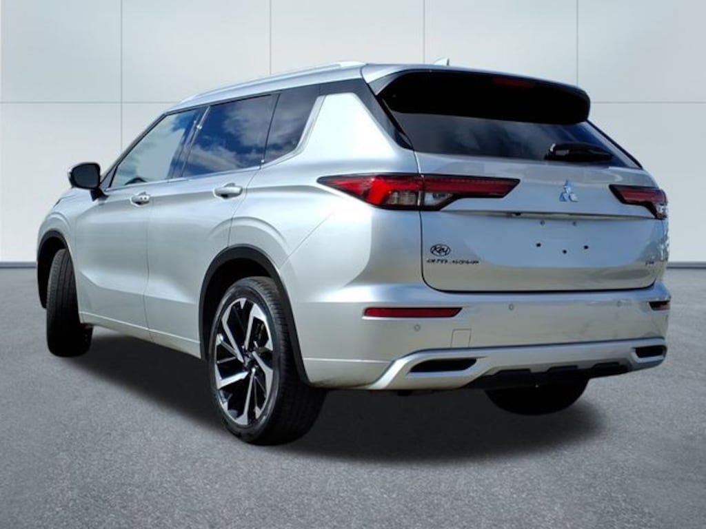 Used 2024 Mitsubishi Outlander SEL SUV