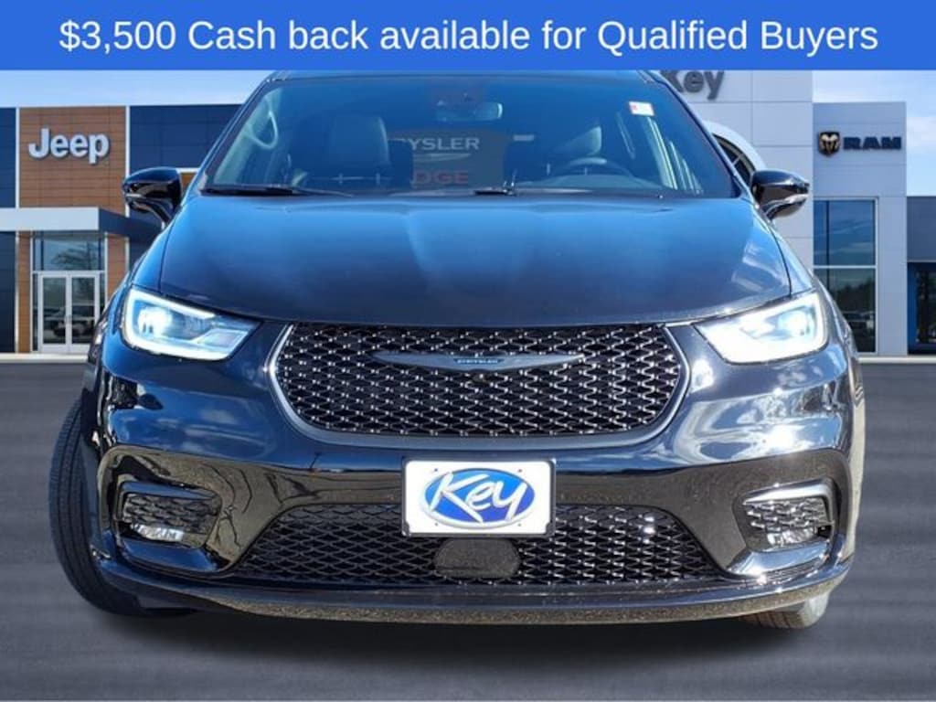 New 2026 Chrysler Pacifica Limited Passenger Van