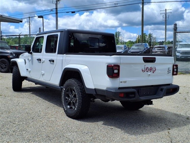 2021 Jeep Gladiator Willys photo 3
