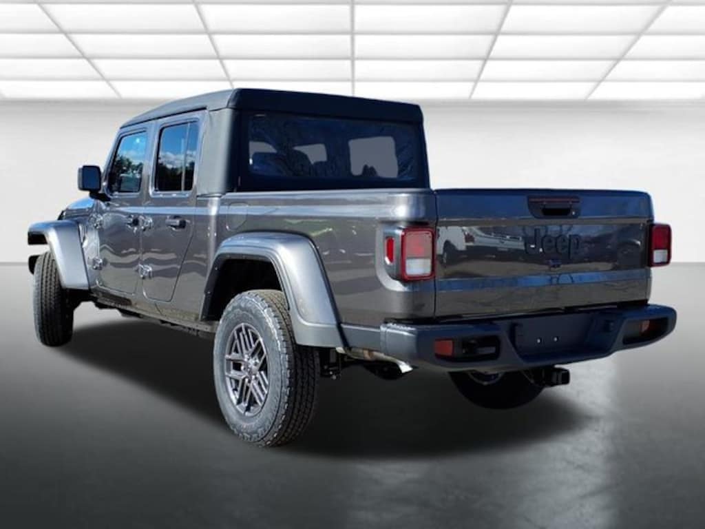 New 2026 Jeep Gladiator Sport S Pickup