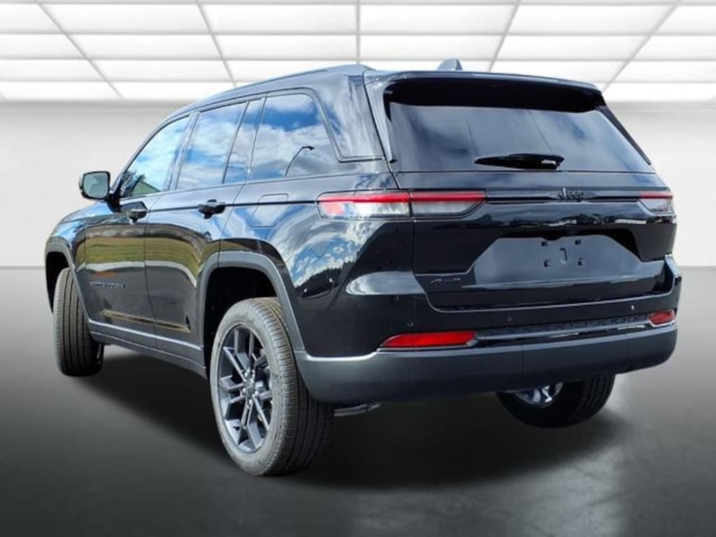 New 2025 Jeep Grand Cherokee Limited Sport Utility