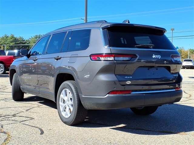 2023 Jeep Grand Cherokee Limited photo 2
