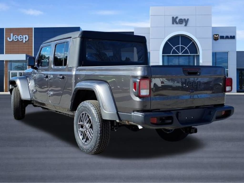 New 2026 Jeep Gladiator Sport S Pickup