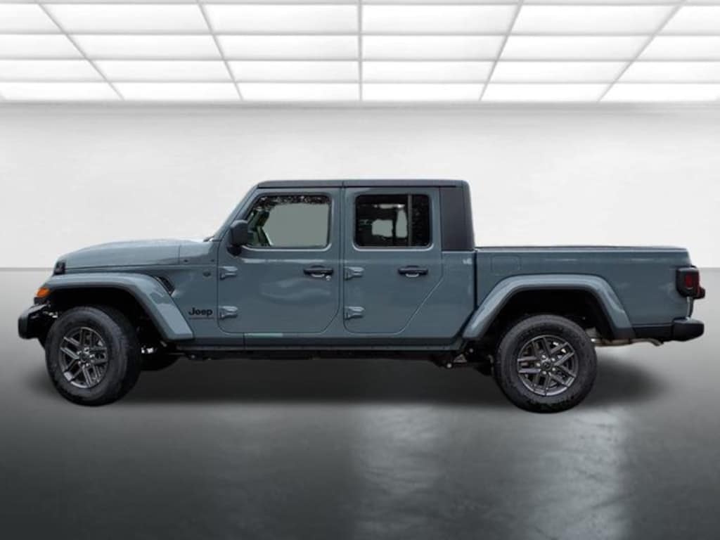 New 2025 Jeep Gladiator Sport S Pickup