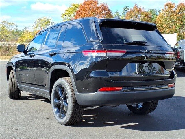 2025 Jeep Grand Cherokee Limited photo 2