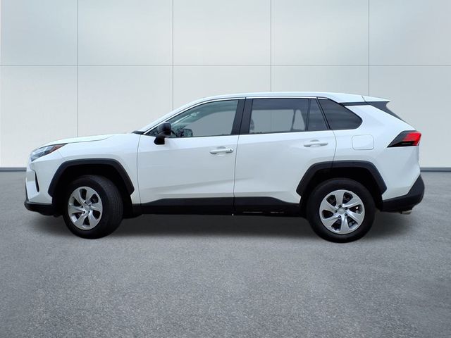 2023 Toyota RAV4 LE photo 2