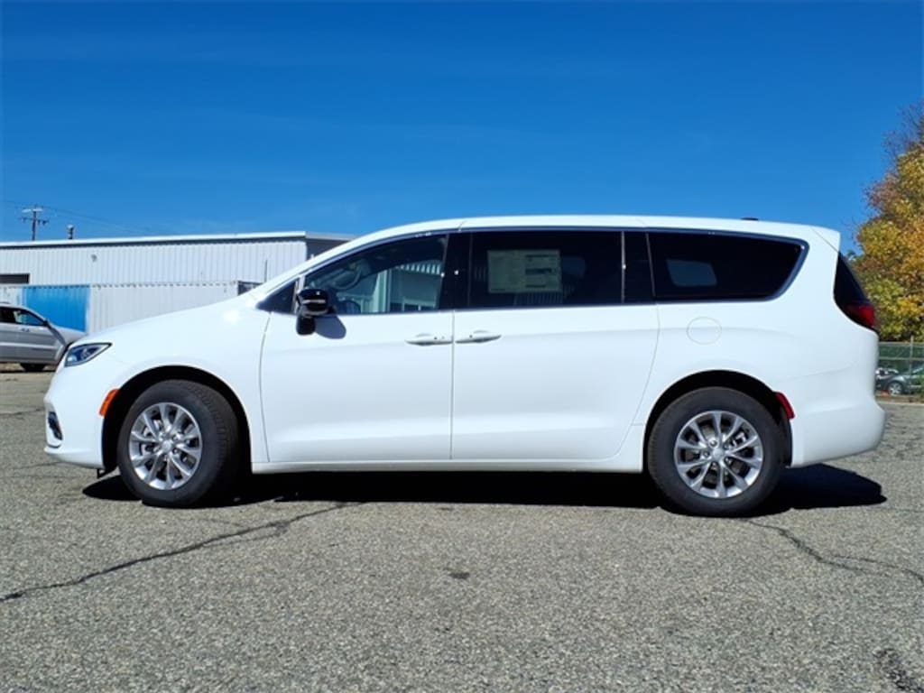 New 2026 Chrysler Pacifica Select Passenger Van