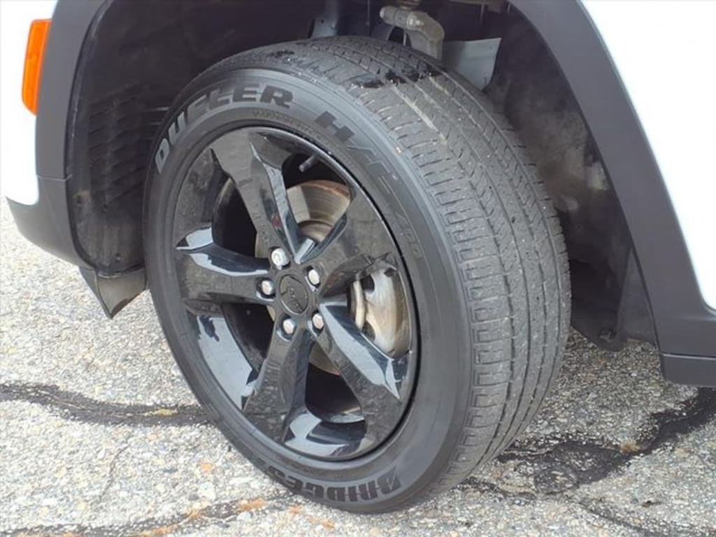 Used 2023 Jeep Grand Cherokee Altitude SUV