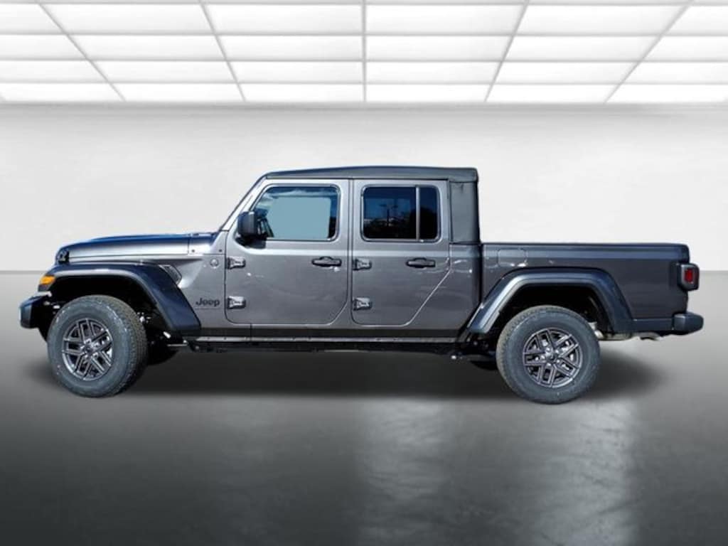 New 2026 Jeep Gladiator Sport S Pickup