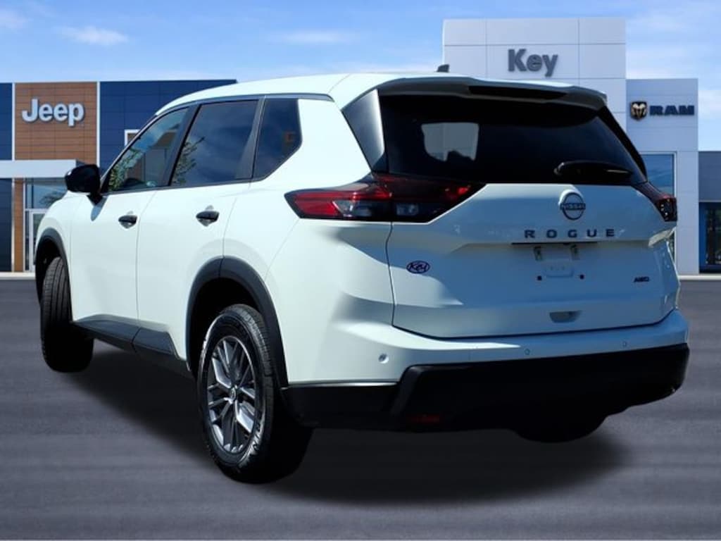 Used 2024 Nissan Rogue S SUV