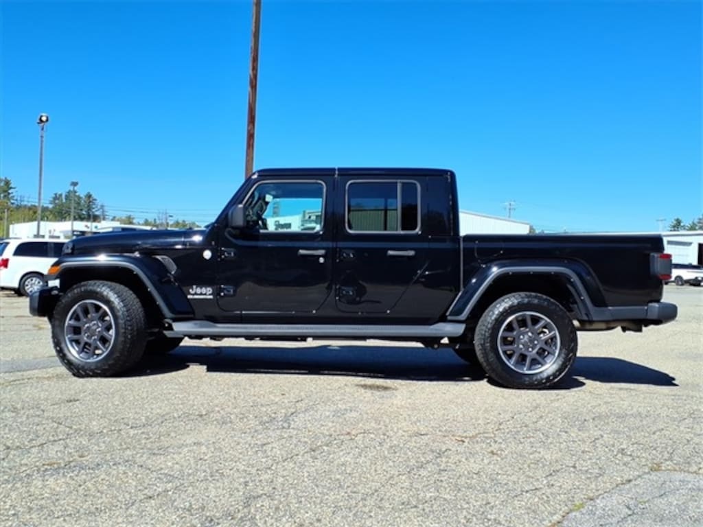 Used 2022 Jeep Gladiator Overland Truck Crew Cab