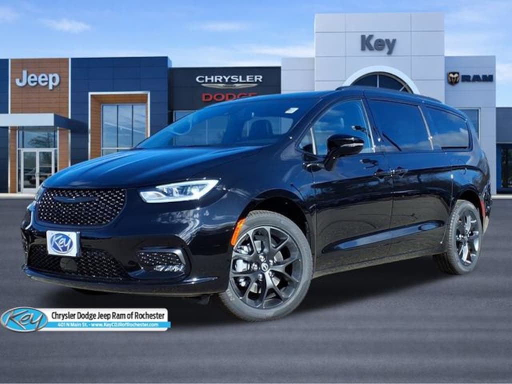 New 2026 Chrysler Pacifica Limited Passenger Van
