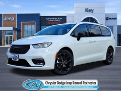 2026 Chrysler Pacifica Select Passenger Van
