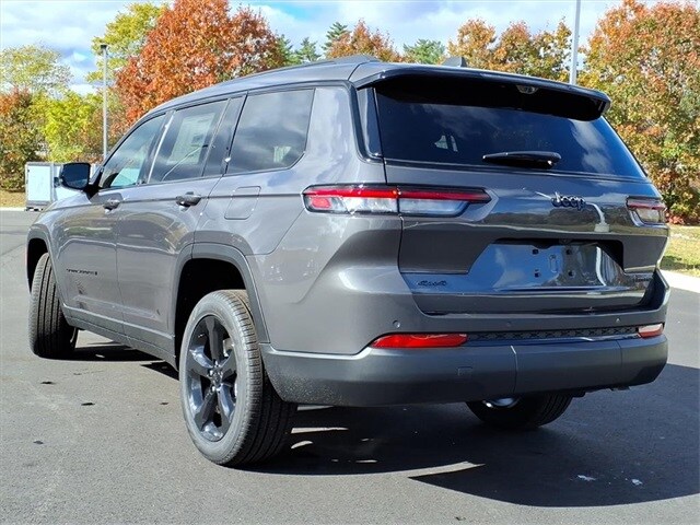 2025 Jeep Grand Cherokee Limited photo 4