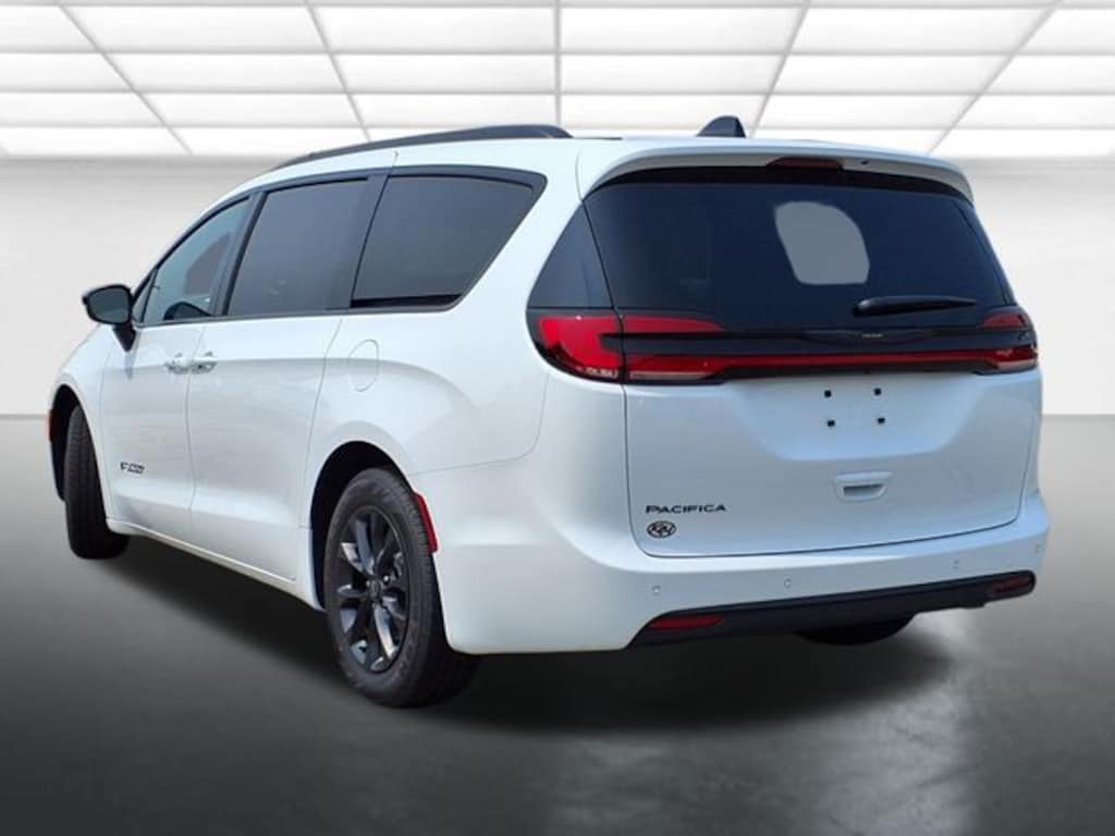 New 2025 Chrysler Pacifica Select Passenger Van