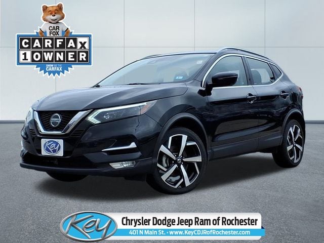 2022 Nissan Rogue Sport SL's photo