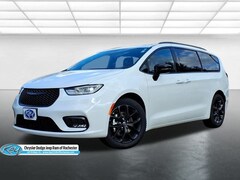 2026 Chrysler Pacifica Select Passenger Van