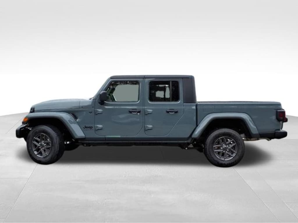 New 2025 Jeep Gladiator Sport S Pickup