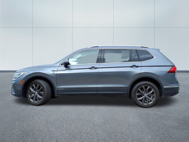 2022 Volkswagen Tiguan SE photo 2