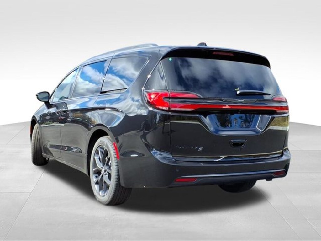 New 2026 Chrysler Pacifica Select Passenger Van