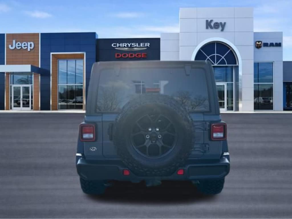 Used 2025 Jeep Wrangler Willys SUV