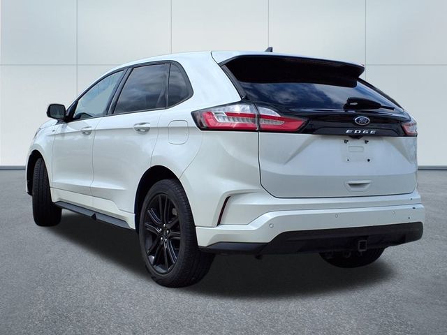 2022 Ford Edge ST photo 3