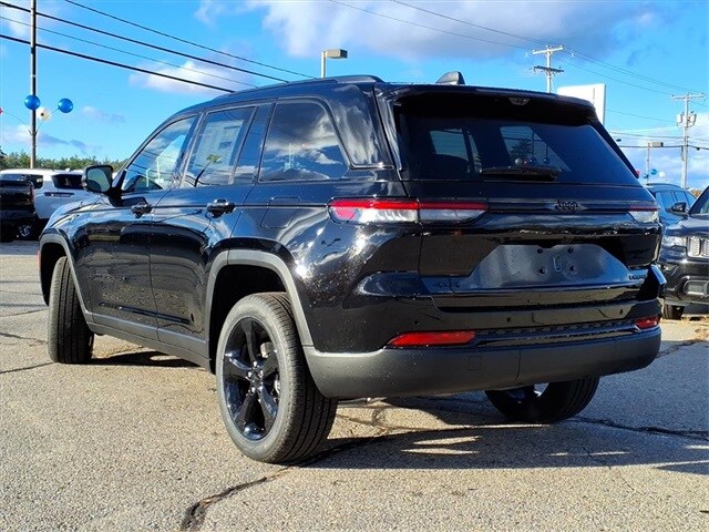 2025 Jeep Grand Cherokee Limited photo 4