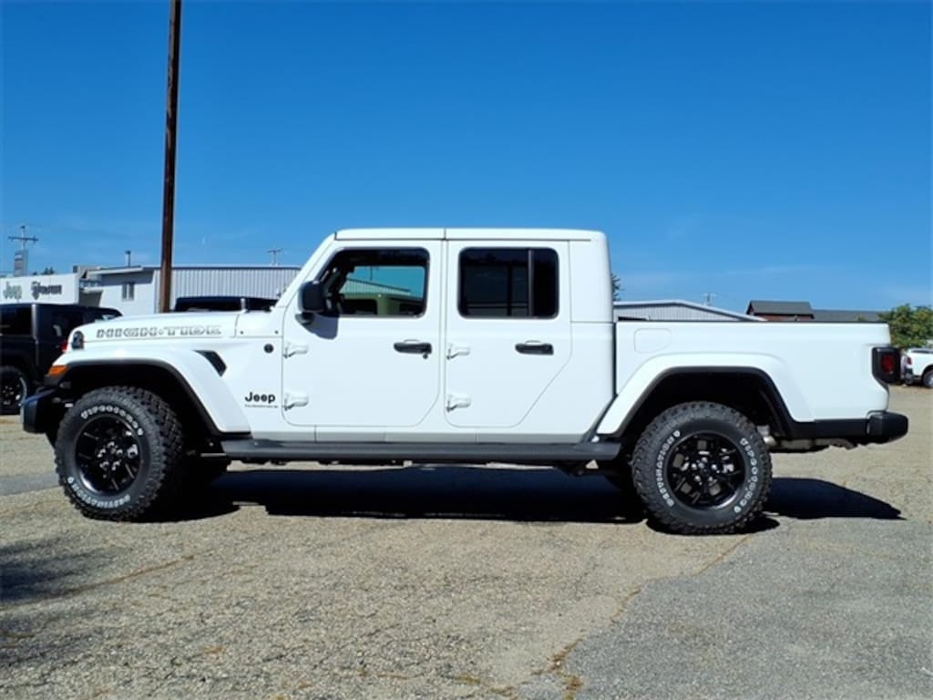 New 2025 Jeep Gladiator High Tide Pickup