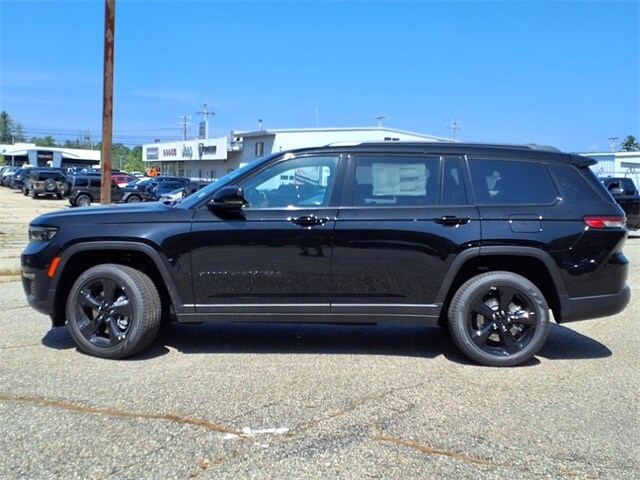 2025 Jeep Grand Cherokee Limited photo 2