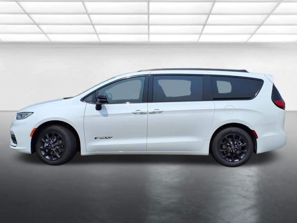 New 2025 Chrysler Pacifica Select Passenger Van