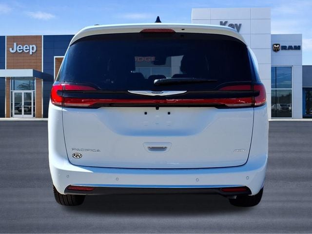 2026 Chrysler Pacifica Select - Photo 4