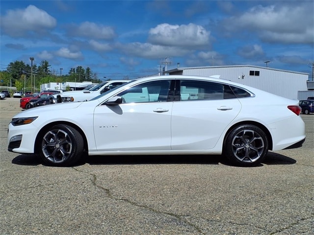 Used 2022 Chevrolet Malibu 1LT with VIN 1G1ZD5ST2NF173385 for sale in Rochester, NH