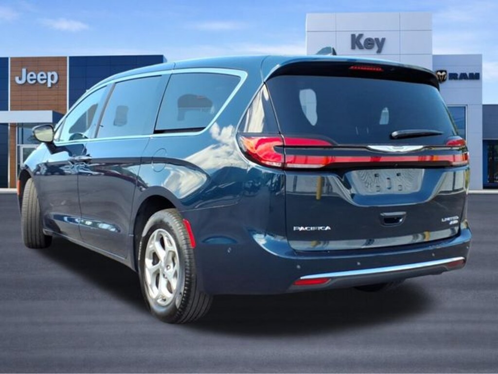 Used 2024 Chrysler Pacifica Limited Van Passenger Van