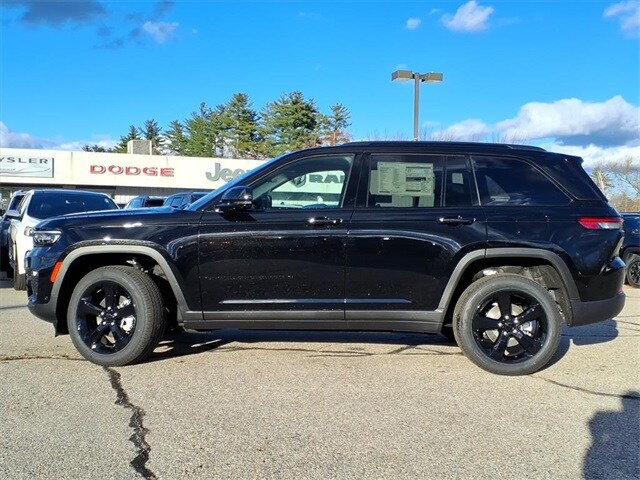 2025 Jeep Grand Cherokee Limited photo 3