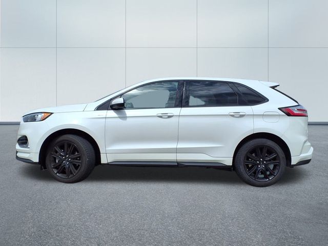 2022 Ford Edge ST photo 2
