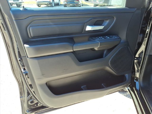 2026 RAM 1500 Express - Photo 14