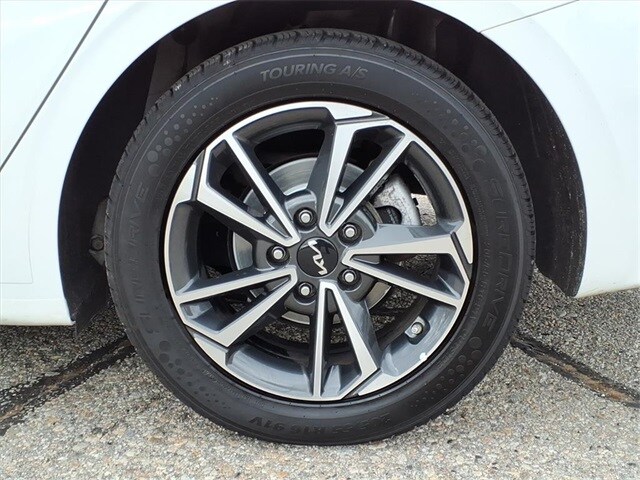 2022 Kia Forte LXS photo 4