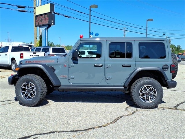 2025 Jeep Wrangler Rubicon photo 3