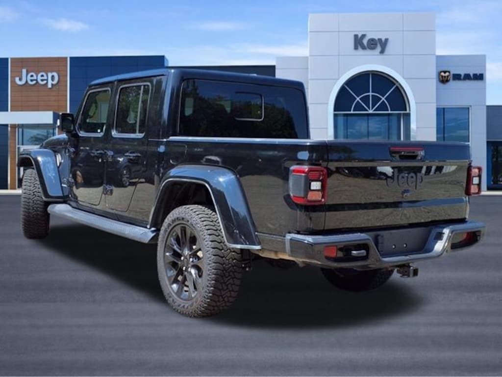 Used 2023 Jeep Gladiator High Altitude Truck Crew Cab
