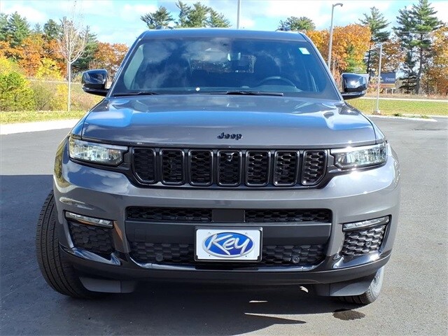 2025 Jeep Grand Cherokee Limited photo 2