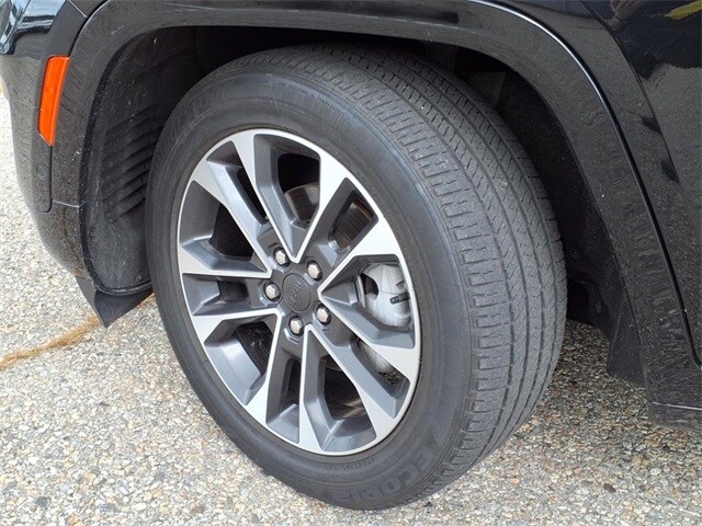 2023 Jeep Grand Cherokee Overland photo 4