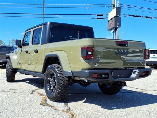 2025 Jeep Gladiator Willys photo 4